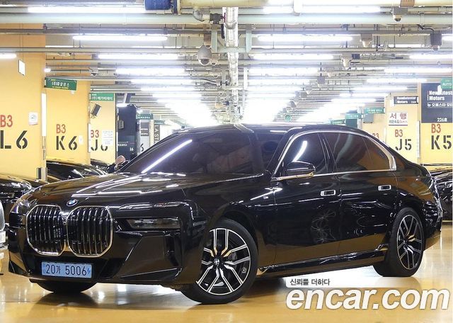 BMW i7 (G70)