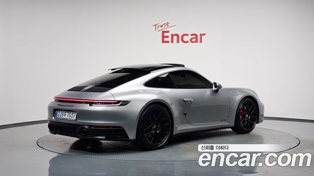 Porsche 911 (992)