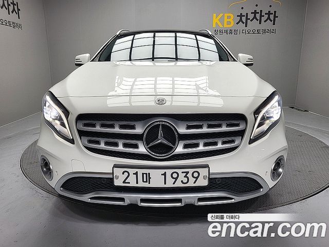 Mercedes-Benz GLA-Class X156