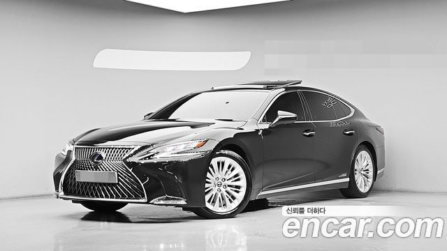 Lexus LS500h 5th Gen