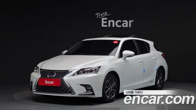 Lexus CT200h