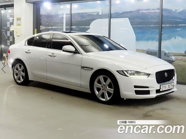 Jaguar XE