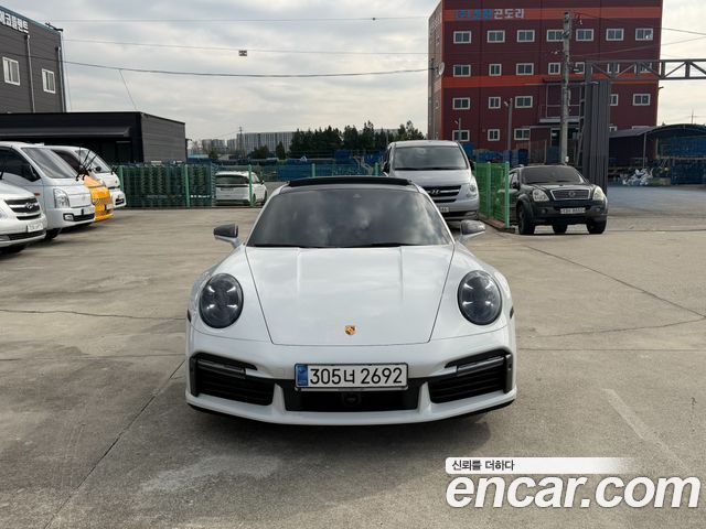 Porsche 911 (992)