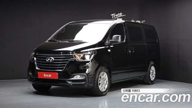 Hyundai The New Grand Starex