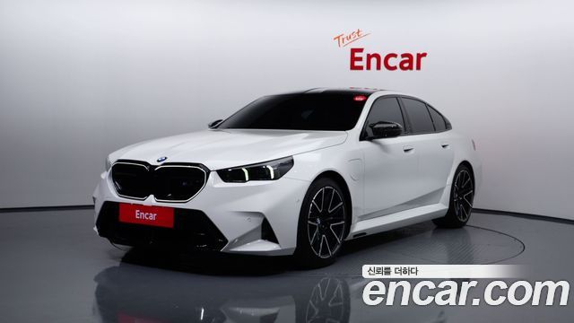 BMW M5 (G90)