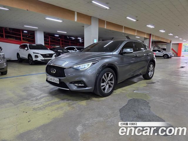 Infiniti Q30