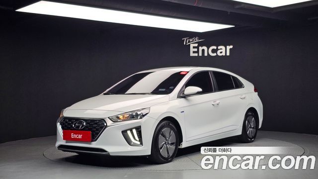 Hyundai The new IONIQ Hybrid