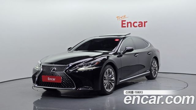 Lexus LS500h 5th Gen