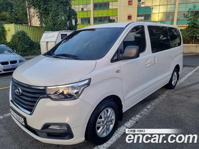 Hyundai The New Grand Starex