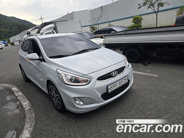 Hyundai Accent (new)