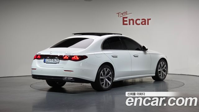 Mercedes-Benz E-Class W214