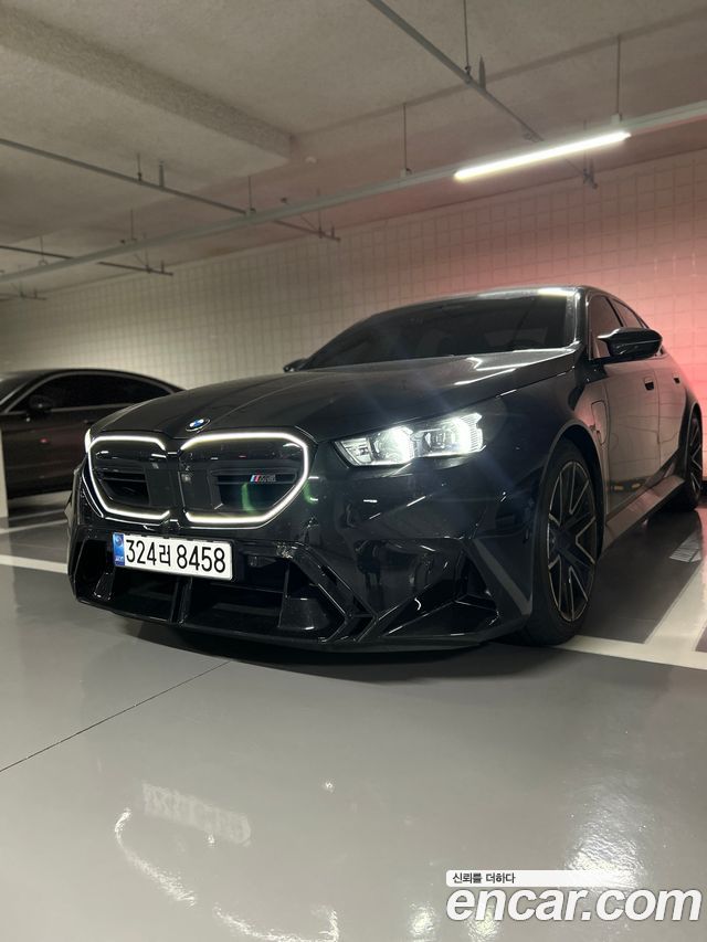 BMW M5 (G90)