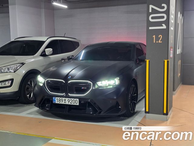 BMW M5 (G90)