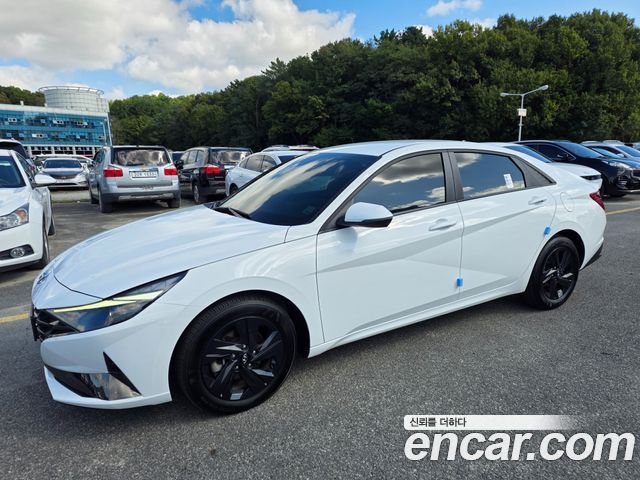 Hyundai Avante Hybrid (CN7)