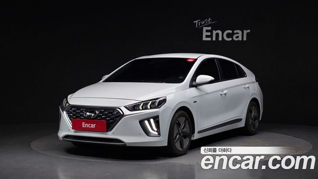 Hyundai The new IONIQ Hybrid