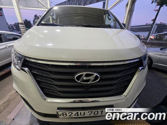 Hyundai The New Grand Starex