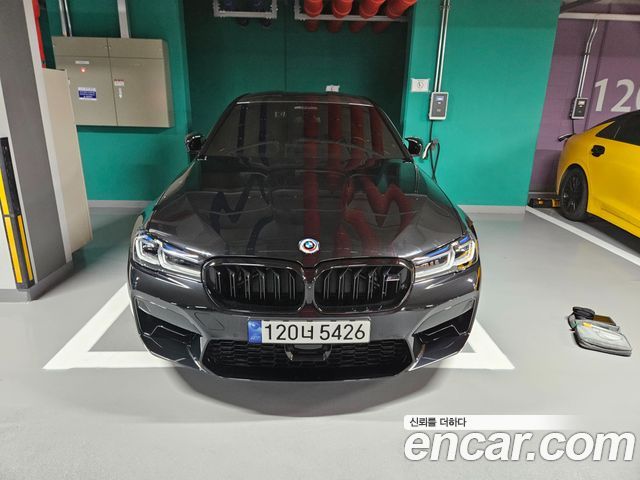 BMW M5 (F90)