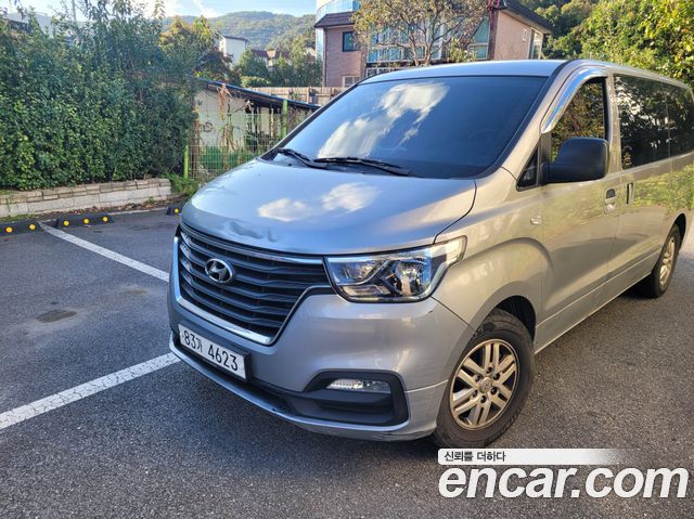 Hyundai The New Grand Starex