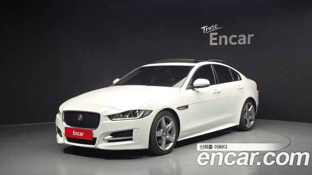 Jaguar XE