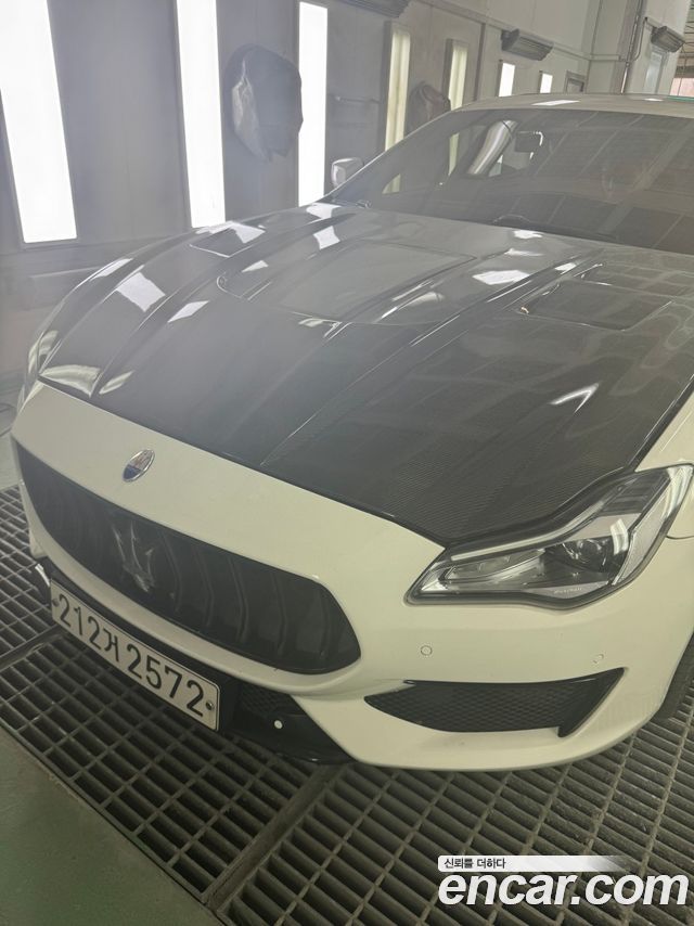 Maserati Quattroporte