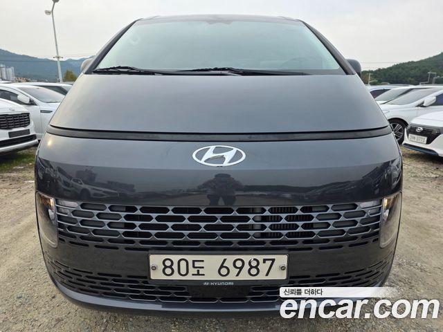 Hyundai Staria