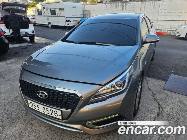 Hyundai LF Sonata Hybrid