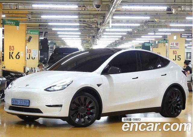 Tesla Model Y