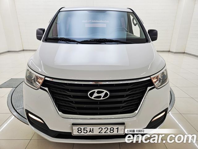 Hyundai The New Grand Starex