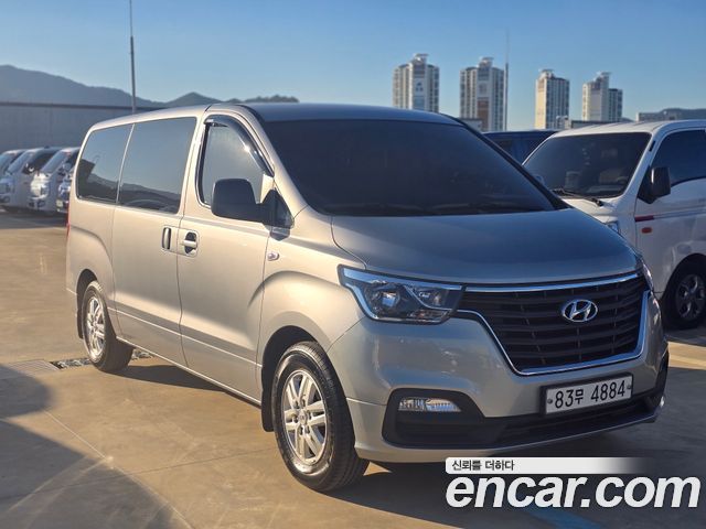 Hyundai The New Grand Starex