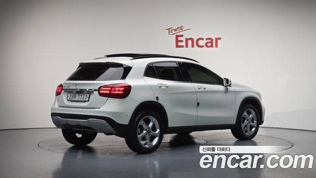 Mercedes-Benz GLA-Class X156