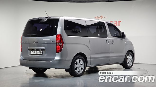 Hyundai The New Grand Starex