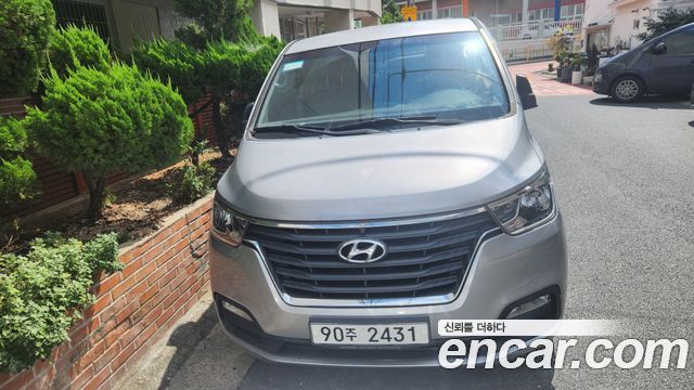 Hyundai The New Grand Starex