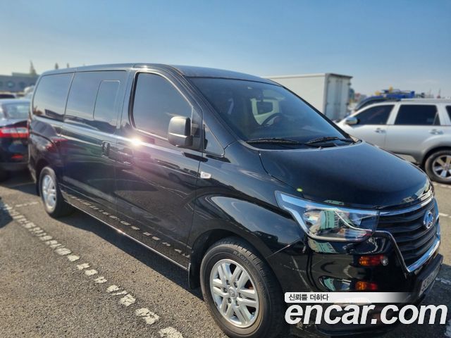 Hyundai The New Grand Starex