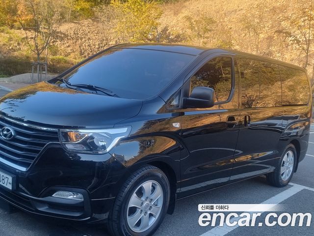 Hyundai The New Grand Starex