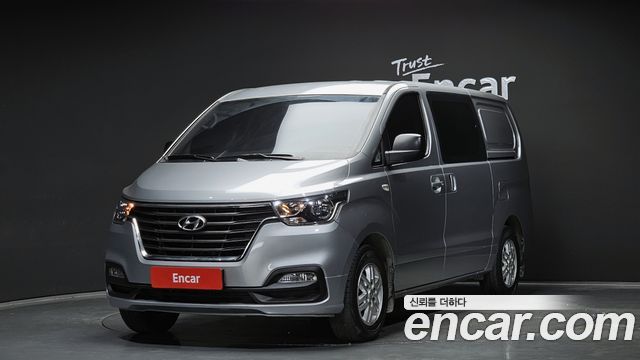 Hyundai The New Grand Starex