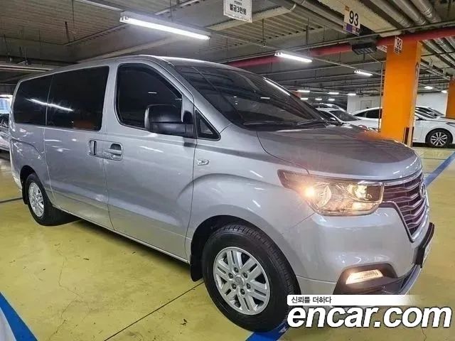 Hyundai The New Grand Starex