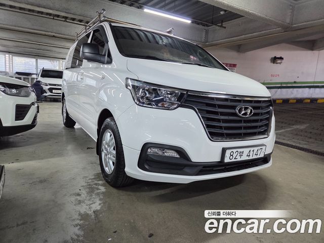 Hyundai The New Grand Starex