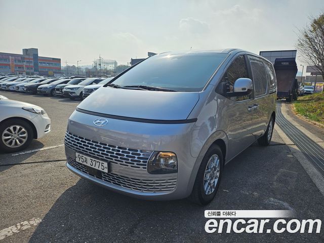 Hyundai Staria