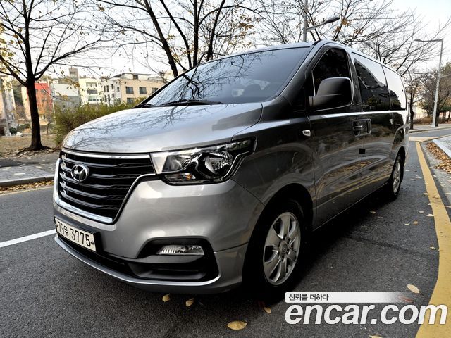 Hyundai The New Grand Starex