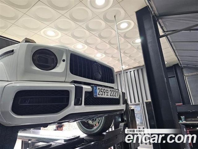 Mercedes-Benz G-Class W463b