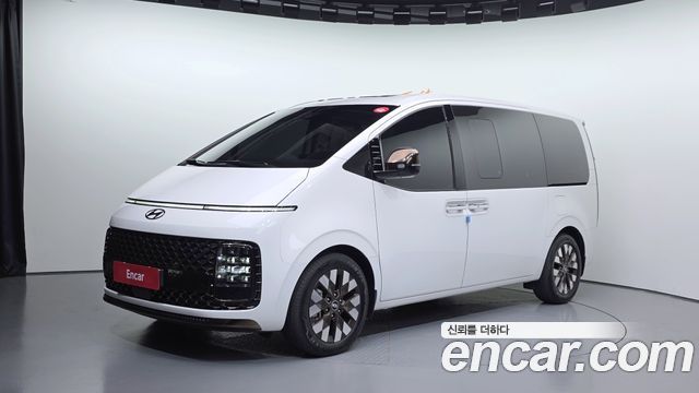 Hyundai Staria