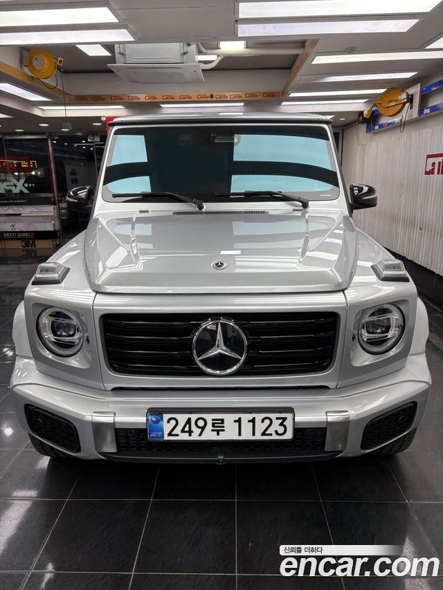 Mercedes-Benz G-Class W465