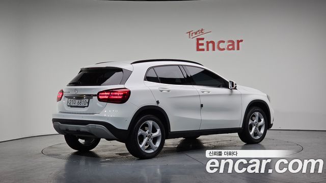 Mercedes-Benz GLA-Class X156